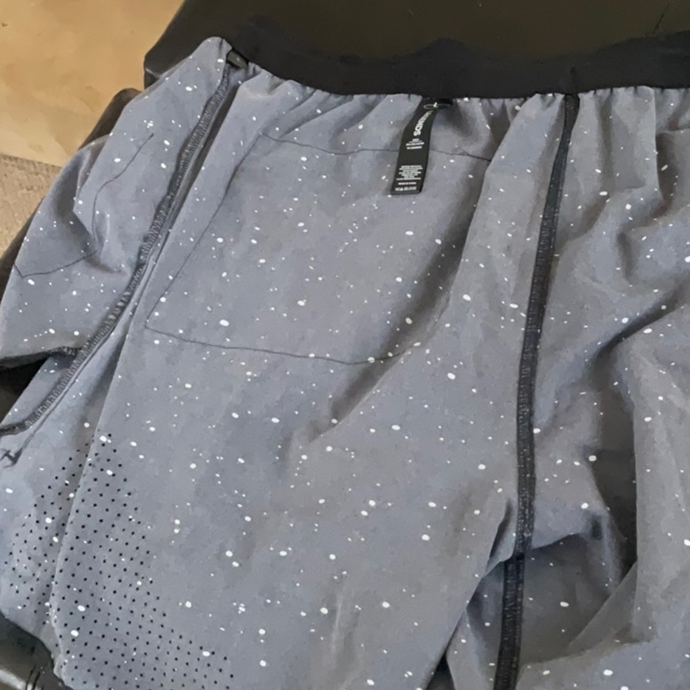 Legend men’s Luka linerless shorts in black splatter. Size large. - Picture 11 of 11